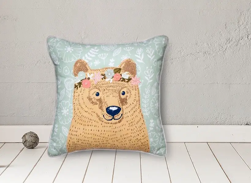Bear with flowers green pillow