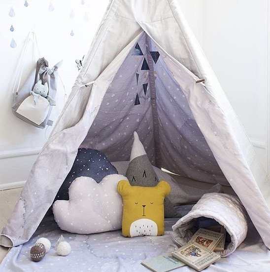 Dreamy teepee in kid playroom