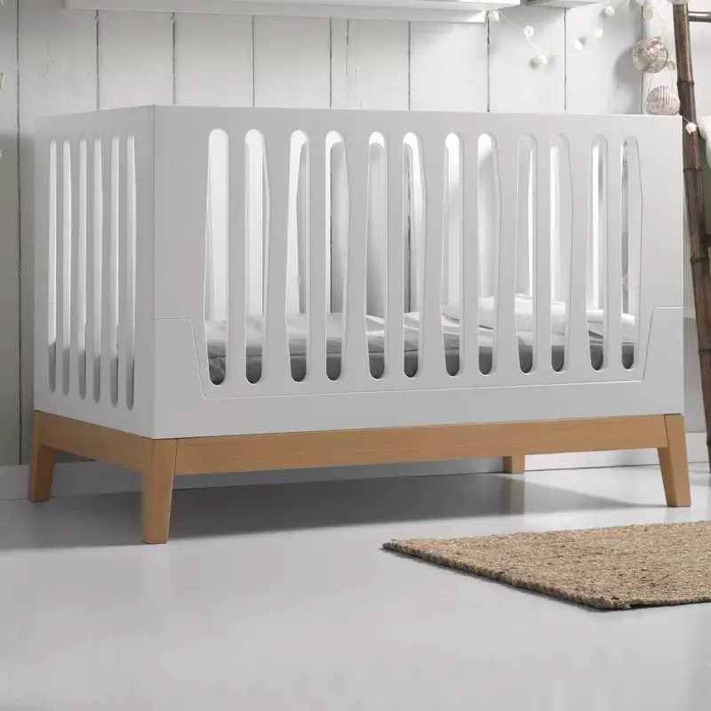 Convertible Crib in Natural Wood and White