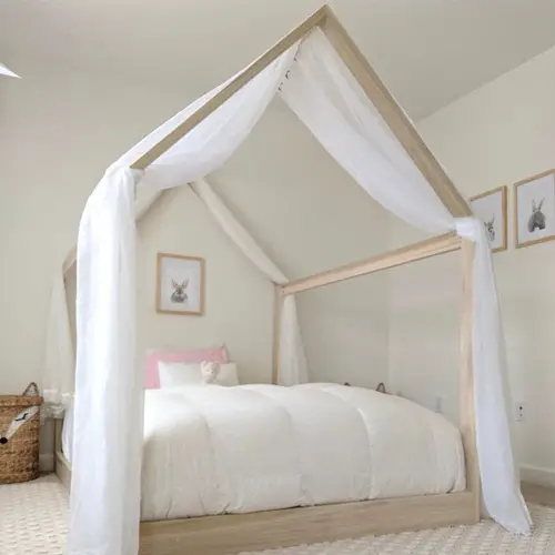 Poplar wood Full-size House bed for toddler