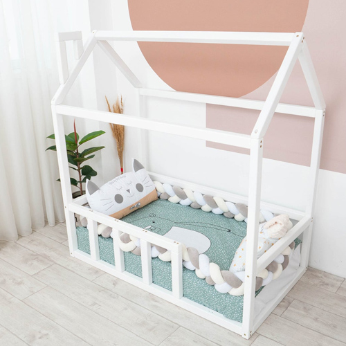 Unisex platform floor bed for toddlers