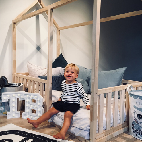 Wooden house-shaped floor bed for toddlers