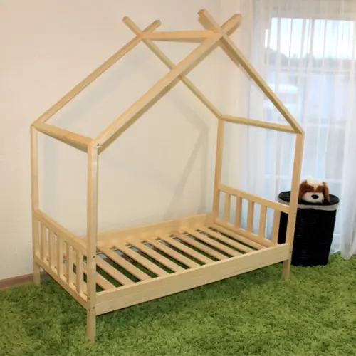 Wooden Nursery crib/ toddler bed