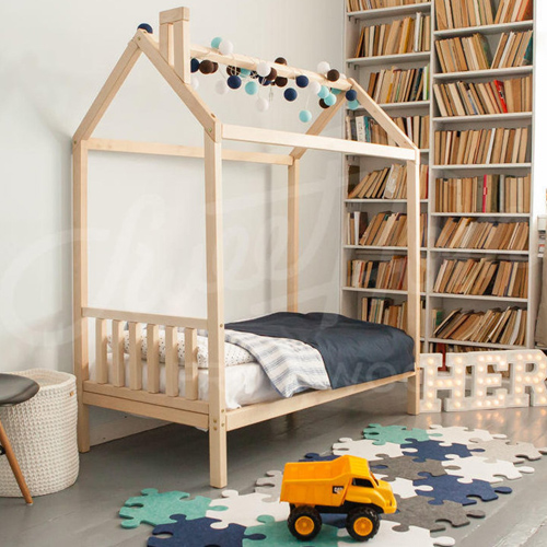 Wooden toddler House-bed with slats