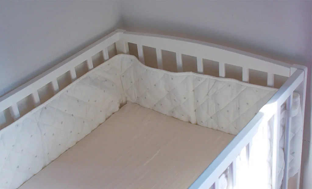 Baby crib bumper padding