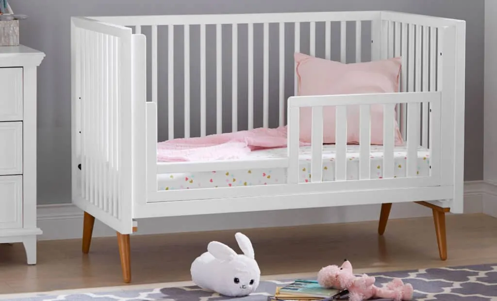 Convertible baby crib