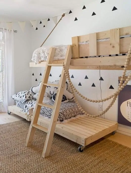 Palette wood kid bed