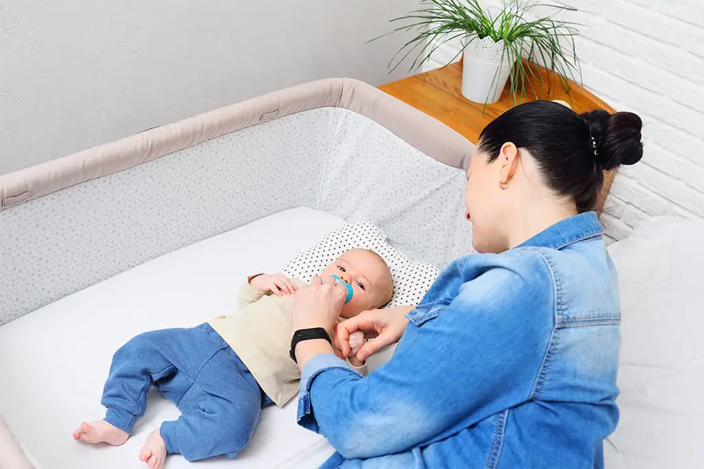 can baby sleep on bassinet mattress