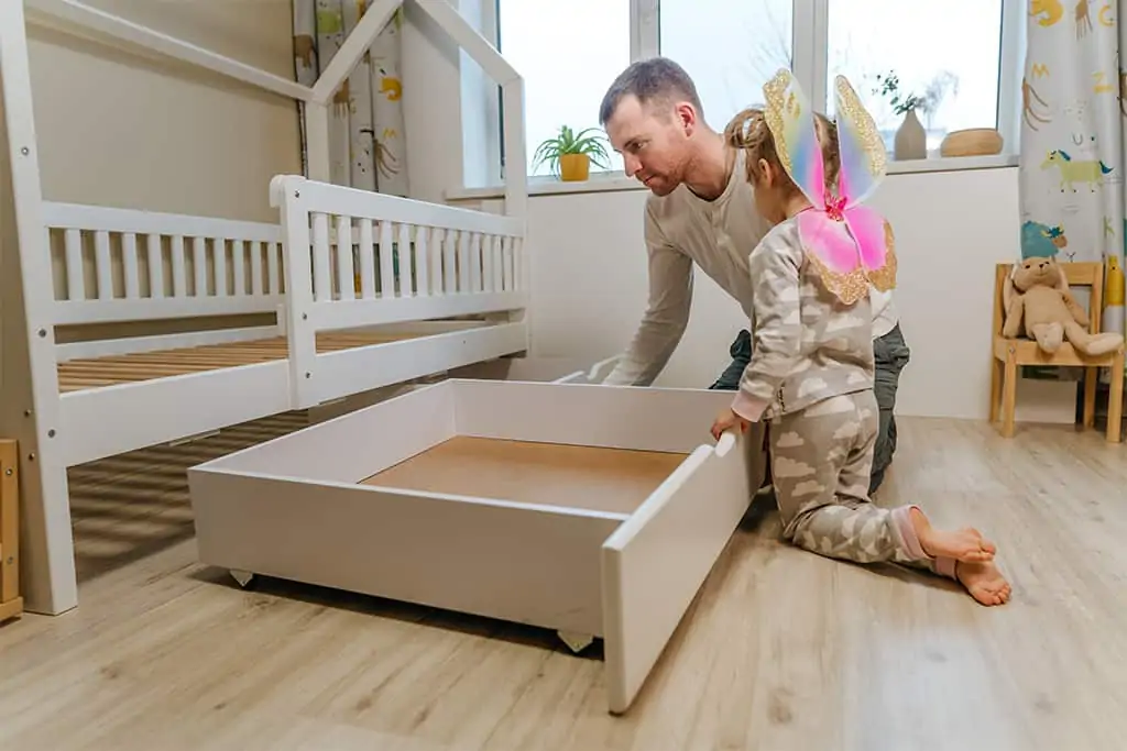 House bed with drawer